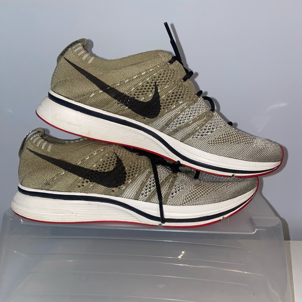 Nike Flyknit Trainer Olive Color-Size 6.5
